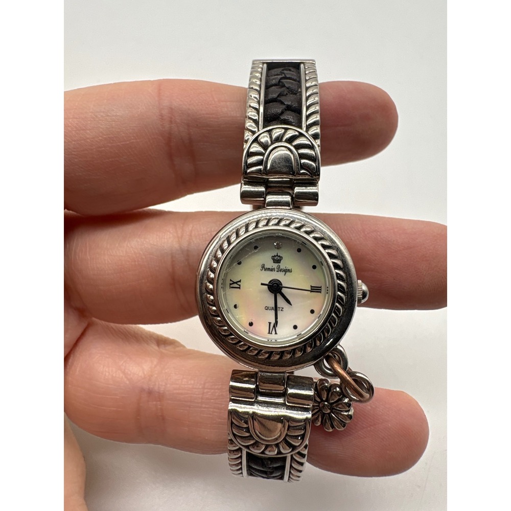 Premier Designs Mother of Pearl Watch Silver Tone Daisy Charm Needs Battery